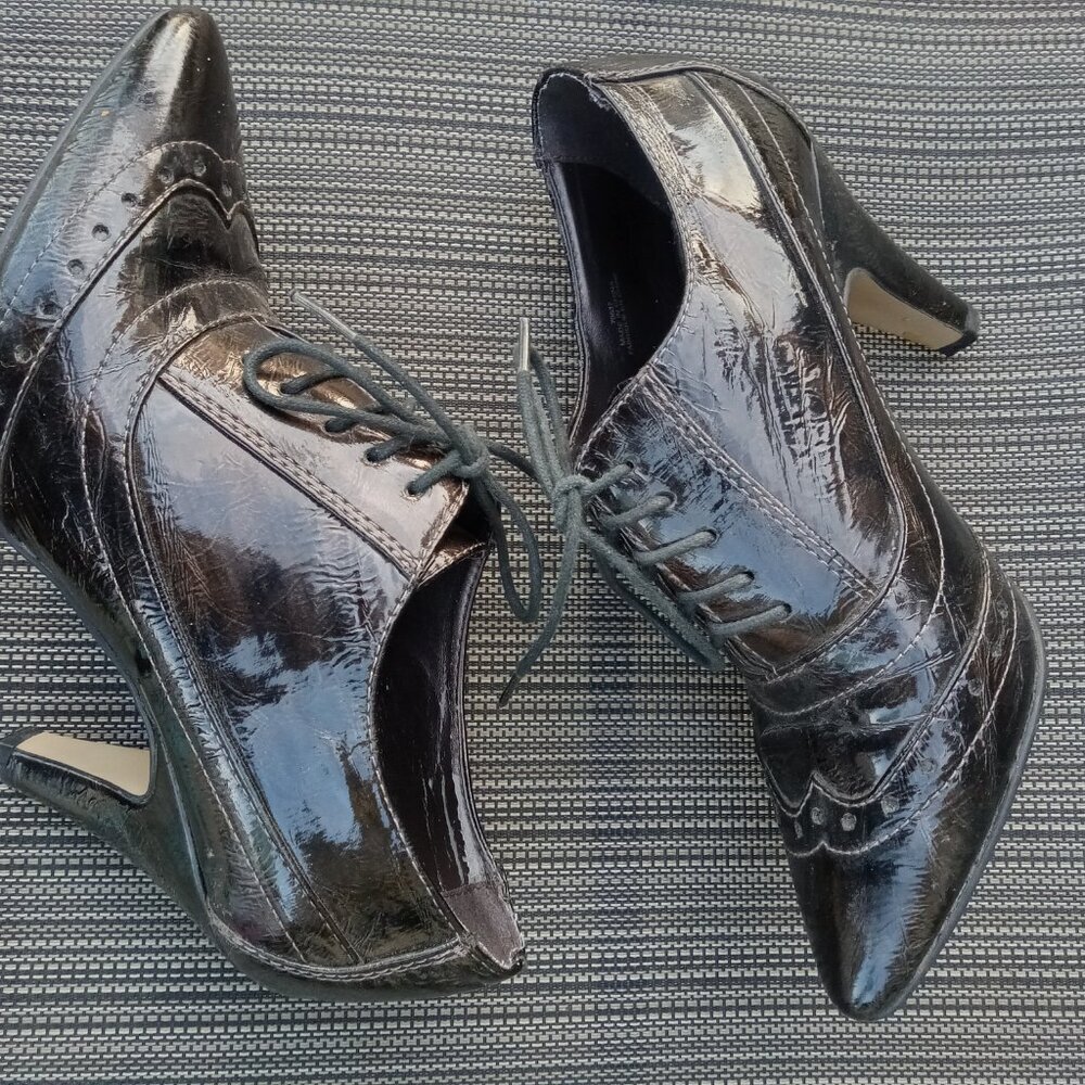 Attitude ankle booties size 6